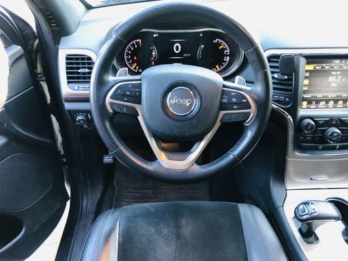 Photo 4 of 5 of 2015 Jeep Grand Cherokee Altitude