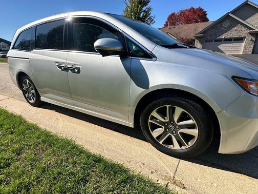 Silver 2014 Honda Odyssey Touring