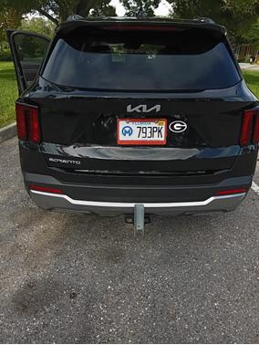 Black 2024 Kia Sorento S