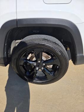 White 2023 Jeep Grand Cherokee Limited