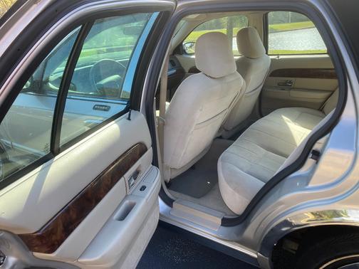 Silver 2006 Mercury Grand Marquis GS