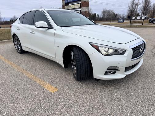 2015 INFINITI Q50 Premium