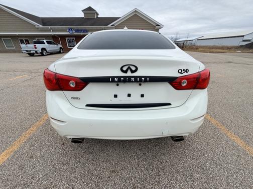2015 INFINITI Q50 Premium