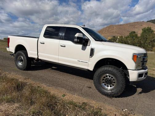 White 2019 Ford F-350 Limited
