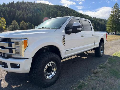 White 2019 Ford F-350 Limited