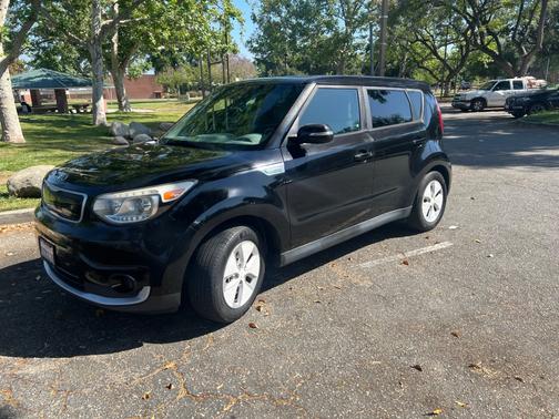 Black 2016 Kia Soul EV Base