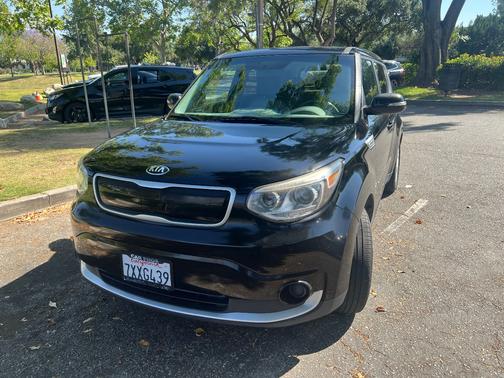 Black 2016 Kia Soul EV Base