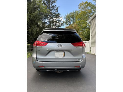 2014 Toyota Sienna LE