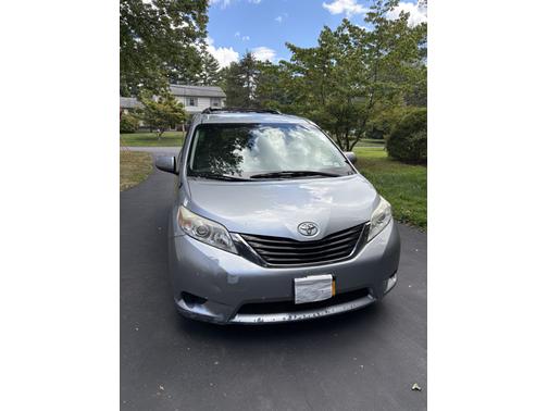 2014 Toyota Sienna LE