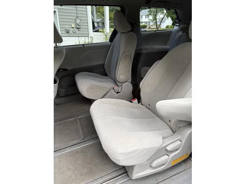 2014 Toyota Sienna LE