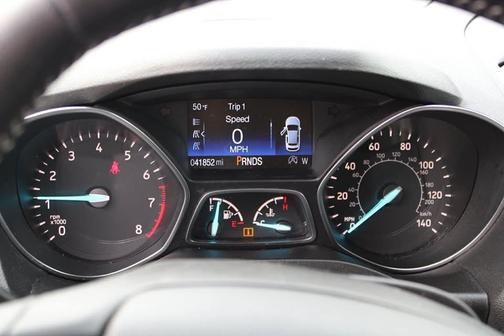 Black 2019 Ford Escape SE