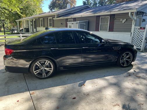 Black 2013 BMW M5 Base