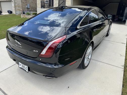 2017 Jaguar XJ XJ R-Sport