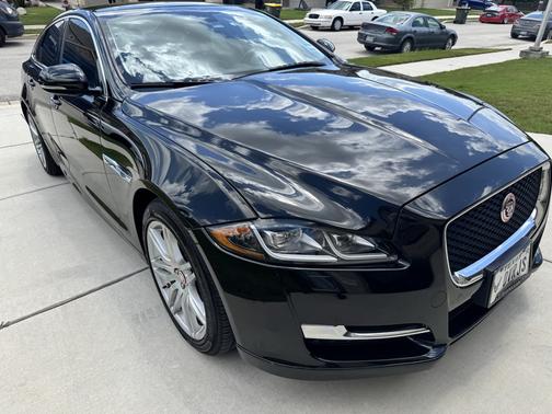 2017 Jaguar XJ XJ R-Sport