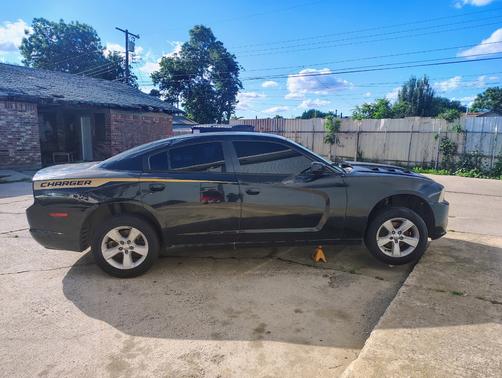 Black 2014 Dodge Charger SE