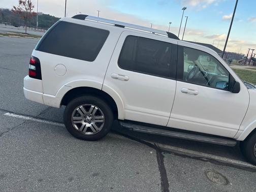 2010 Ford Explorer Limited