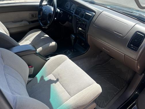2000 Toyota 4Runner SR5
