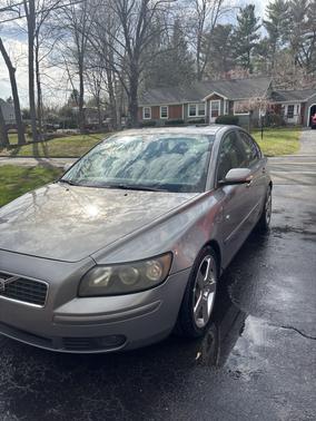 Gray 2006 Volvo S40 T5