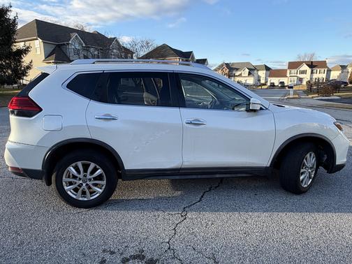2017 Nissan Rogue SV