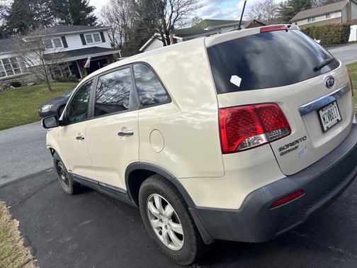 2011 Kia Sorento LX