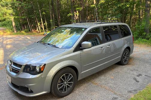 Silver 2017 Dodge Grand Caravan GT