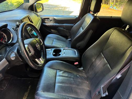 Silver 2017 Dodge Grand Caravan GT