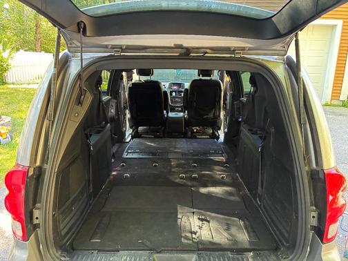 Silver 2017 Dodge Grand Caravan GT