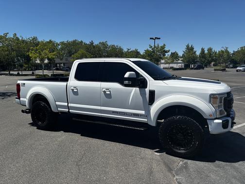 White 2022 Ford F-250 Platinum