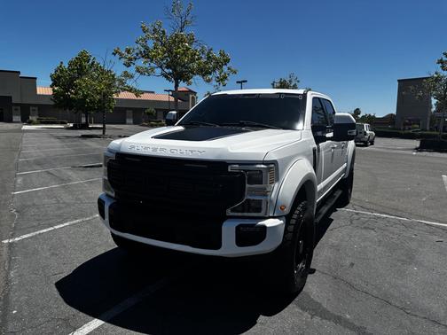 White 2022 Ford F-250 Platinum