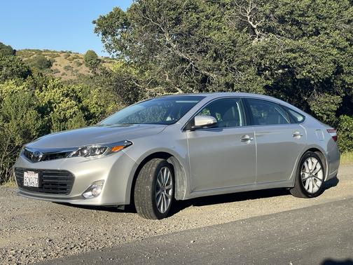 Silver 2013 Toyota Avalon Limited