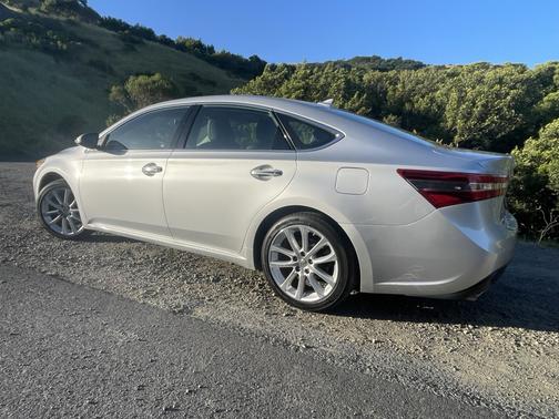 Silver 2013 Toyota Avalon Limited
