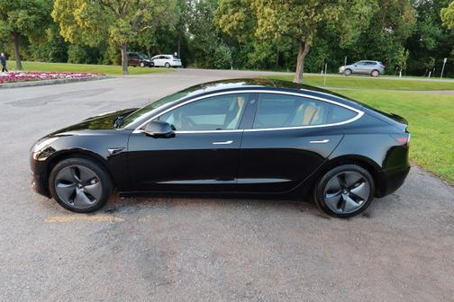 2019 Tesla Model 3 Standard Range Plus