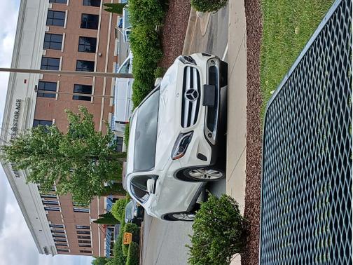 White 2015 Mercedes-Benz GLA-Class GLA 250