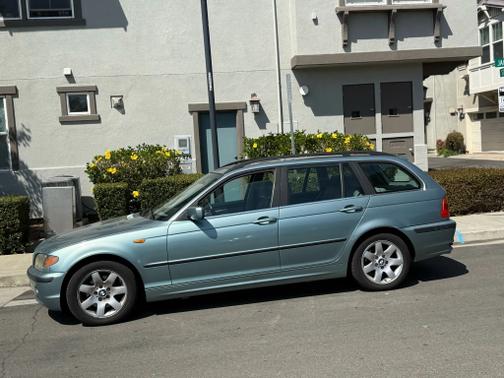 2003 BMW 325 xiT