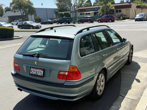 2003 BMW 325 xiT