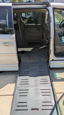 White 2006 Chrysler Town & Country Touring