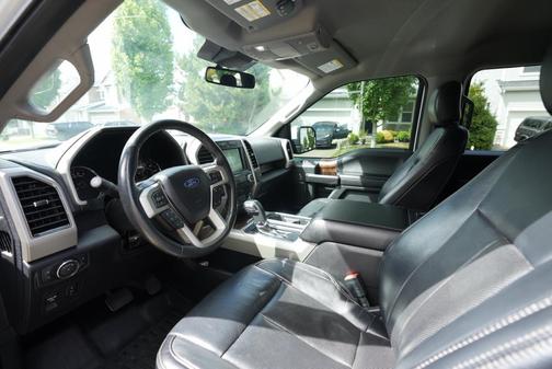 White 2019 Ford F-150 Lariat