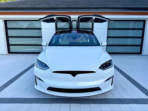 White 2026 Tesla Model X Plaid