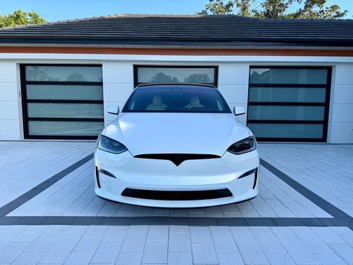 White 2026 Tesla Model X Plaid