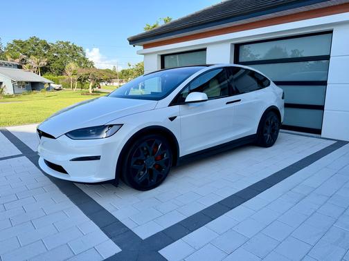 White 2026 Tesla Model X Plaid