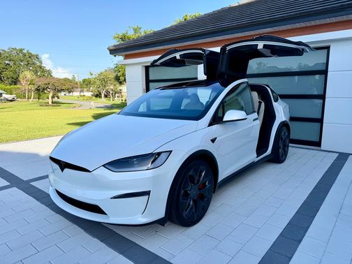 White 2026 Tesla Model X Plaid