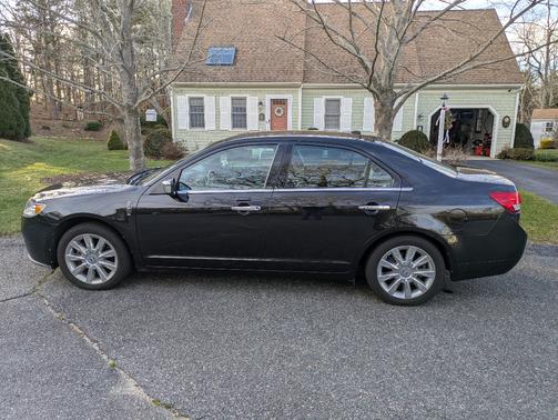2011 Lincoln MKZ Base
