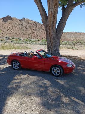 Red 1999 Mazda MX-5 Miata Base