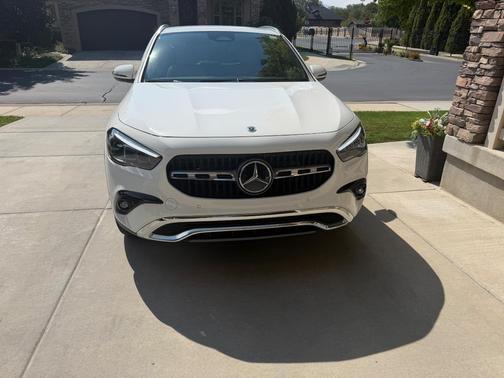 White 2025 Mercedes-Benz GLA 250 4MATIC