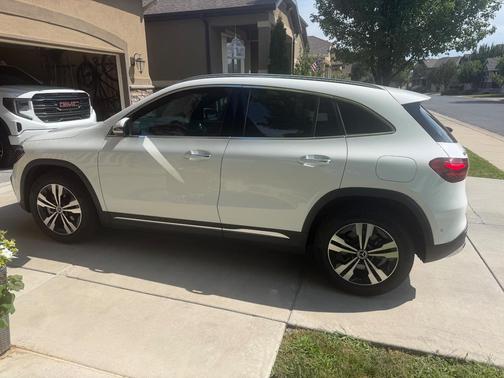 White 2025 Mercedes-Benz GLA 250 4MATIC