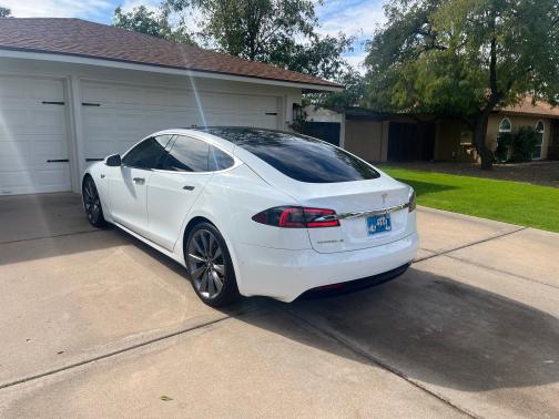 2016 Tesla Model S 75D