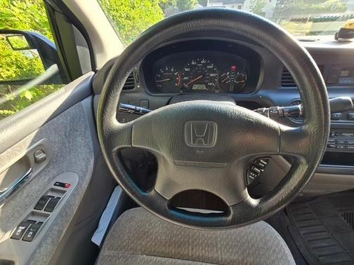 Gray 2000 Honda Odyssey LX