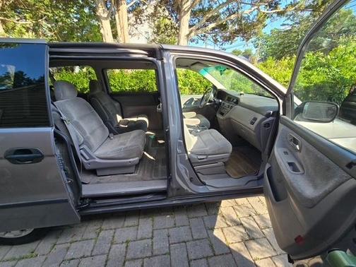 Gray 2000 Honda Odyssey LX