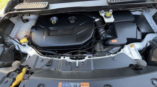 White 2016 Ford Escape SE