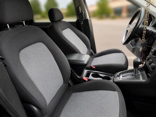 Black 2012 Chevrolet Captiva Sport 2LS